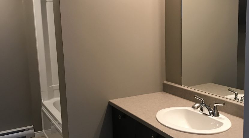 1327_86e_Rue_St-Georges-10